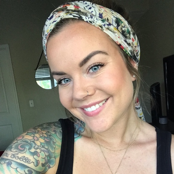 Meet your Posher, Stephanie - Picture 1 of 1